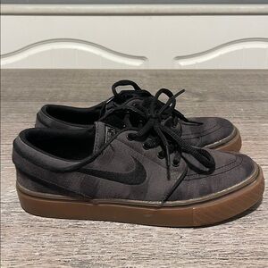 Nike SB Shoes Boys 4‎ Gray Zoom SB Stefan Janoski Sneaker Skater Casual Youth